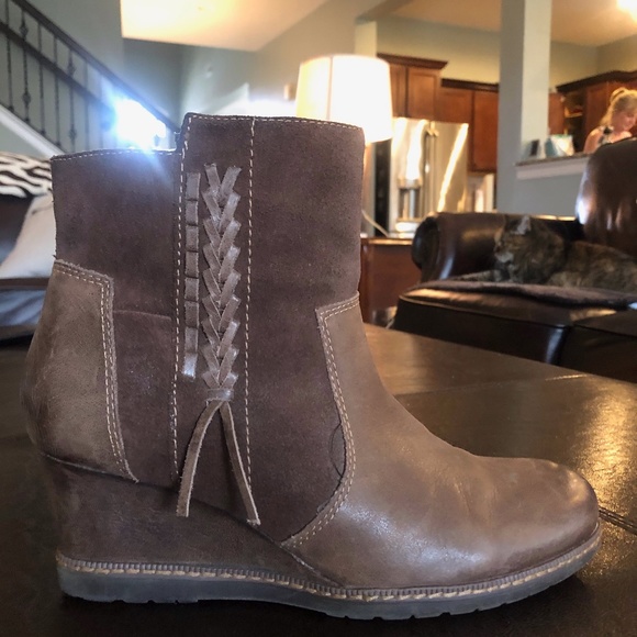 earth osprey bootie
